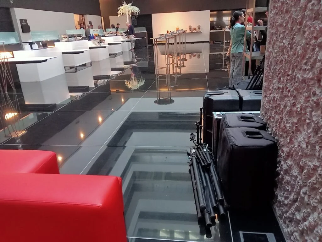 Equipamiento y montaje de sonido